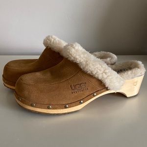Ugg size 9 clog heel